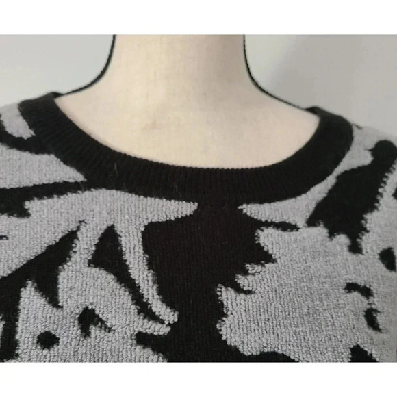 WOMAN'S MAGASCHONI FLORAL WOOL BLEND SWEATER BLACK/GRAY LOOSE FIT SIZE LARGE - Picture 2 of 7